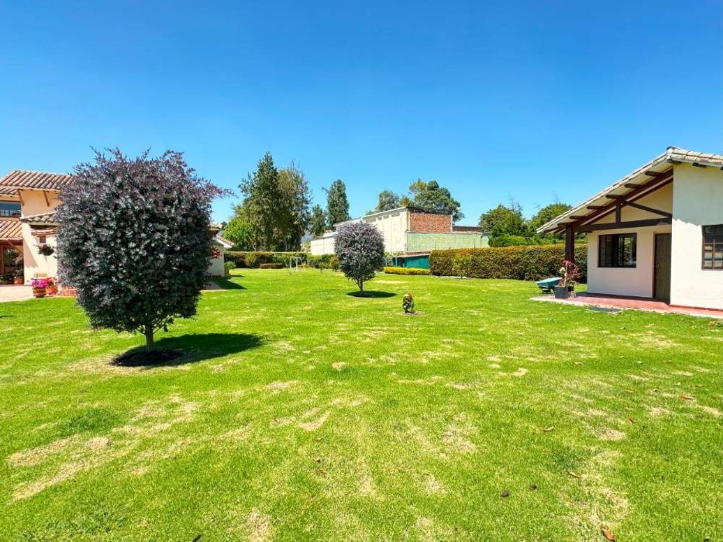 Casa de 4 alcobas en venta en Viveros, Bogotá, 385 m² · foto 2 de 20