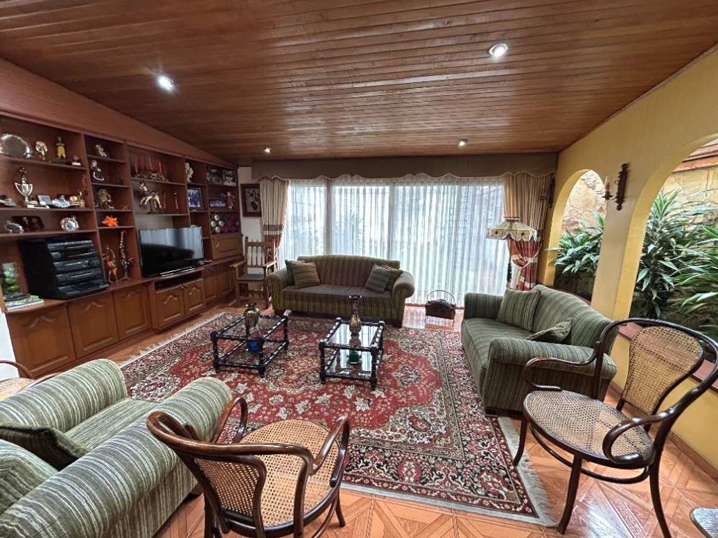 Casa de 4 alcobas en venta en Prado Veraniego Sur, Bogotá, 270 m² · foto 2 de 20