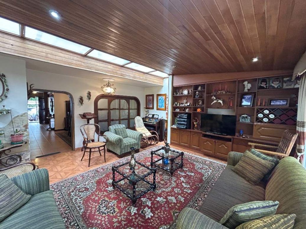 Casa de 4 alcobas en venta en Prado Veraniego Sur, Bogotá, 270 m² · foto 4 de 20
