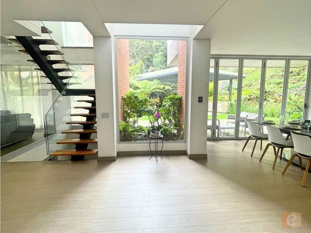 Casa de 4 alcobas en venta en Ciudad Jardín Norte, Bogotá, 500 m² · foto 7 de 20
