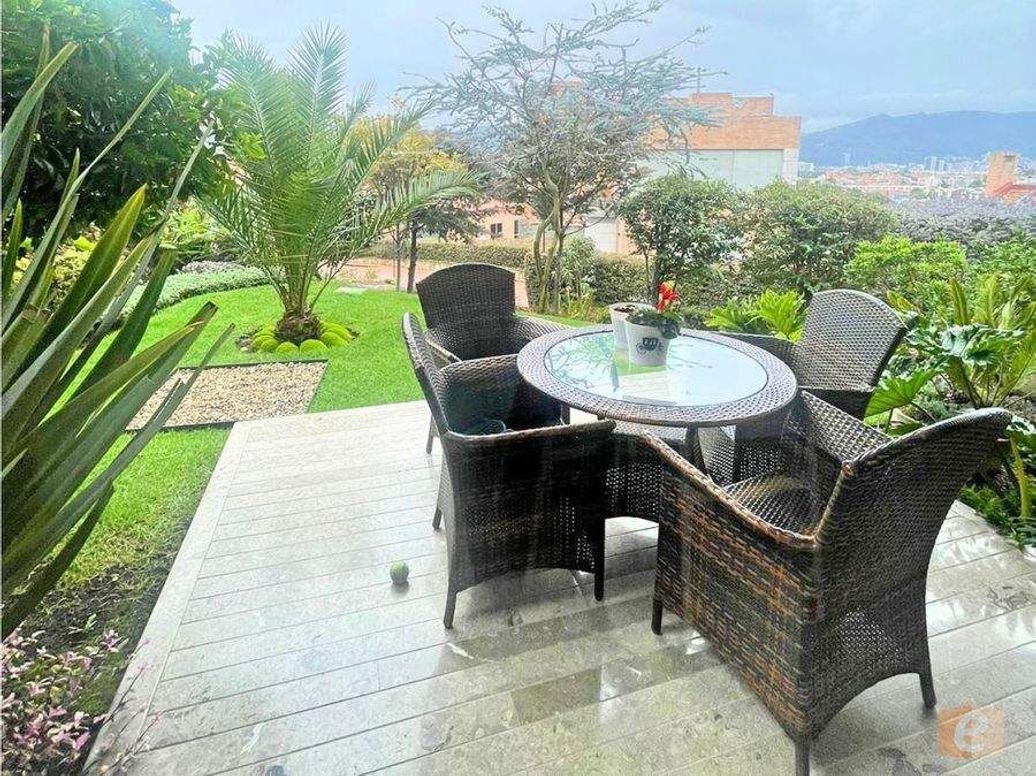 Casa de 4 alcobas en venta en Ciudad Jardín Norte, Bogotá, 500 m² · foto 19 de 20