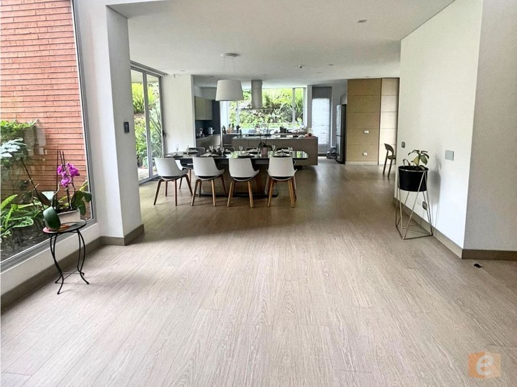 Casa de 4 alcobas en venta en Ciudad Jardín Norte, Bogotá, 500 m² · foto 3 de 20