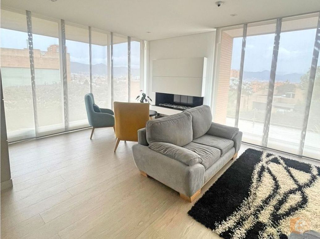 Casa de 4 alcobas en venta en Ciudad Jardín Norte, Bogotá, 500 m² · foto 2 de 20