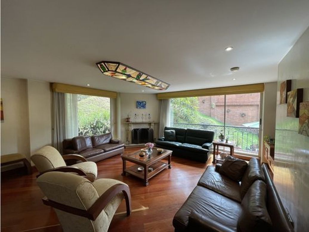 Casa de 4 alcobas en venta en Casa Blanca Suba, Bogotá, 360 m² · foto 2 de 20