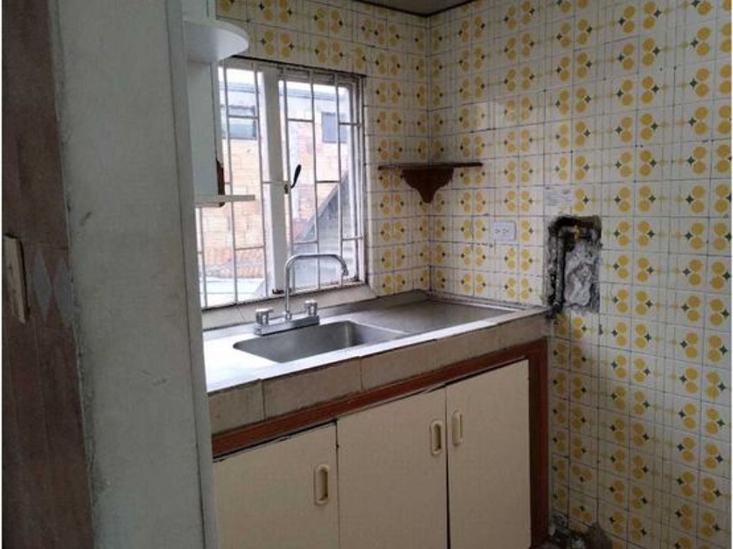 Casa de 6 alcobas en venta en Quiroga Central, Bogotá, 240 m² · foto 7 de 9