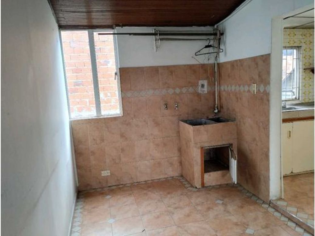 Casa de 6 alcobas en venta en Quiroga Central, Bogotá, 240 m² · foto 8 de 9