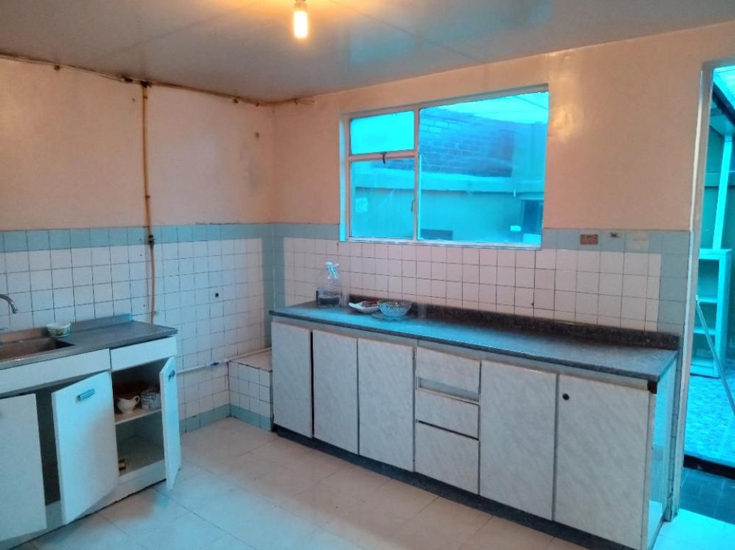 Casa de 8 alcobas en venta en Ciudad Jardín Sur, Bogotá, 218 m² · foto 3 de 11