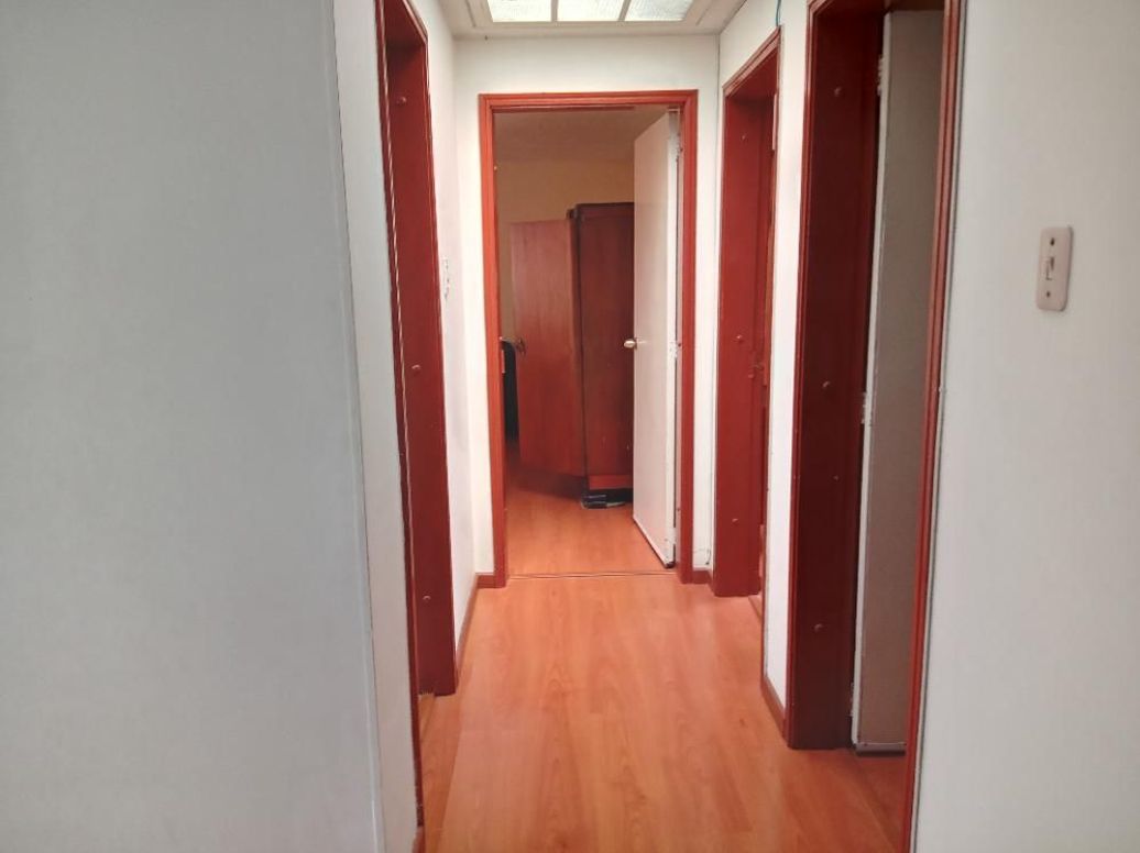 Casa de 8 alcobas en venta en Ciudad Jardín Sur, Bogotá, 218 m² · foto 4 de 11