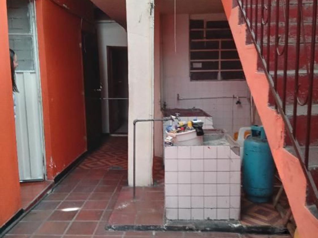 Casa de 8 alcobas en venta en Ciudad Jardín Sur, Bogotá, 218 m² · foto 10 de 11