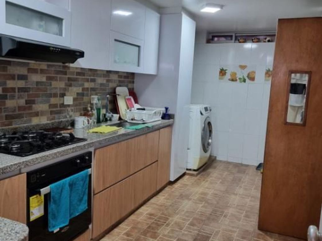 Apartamento de 6 alcobas en venta en Normandía, Bogotá, 300 m² · foto 3 de 15