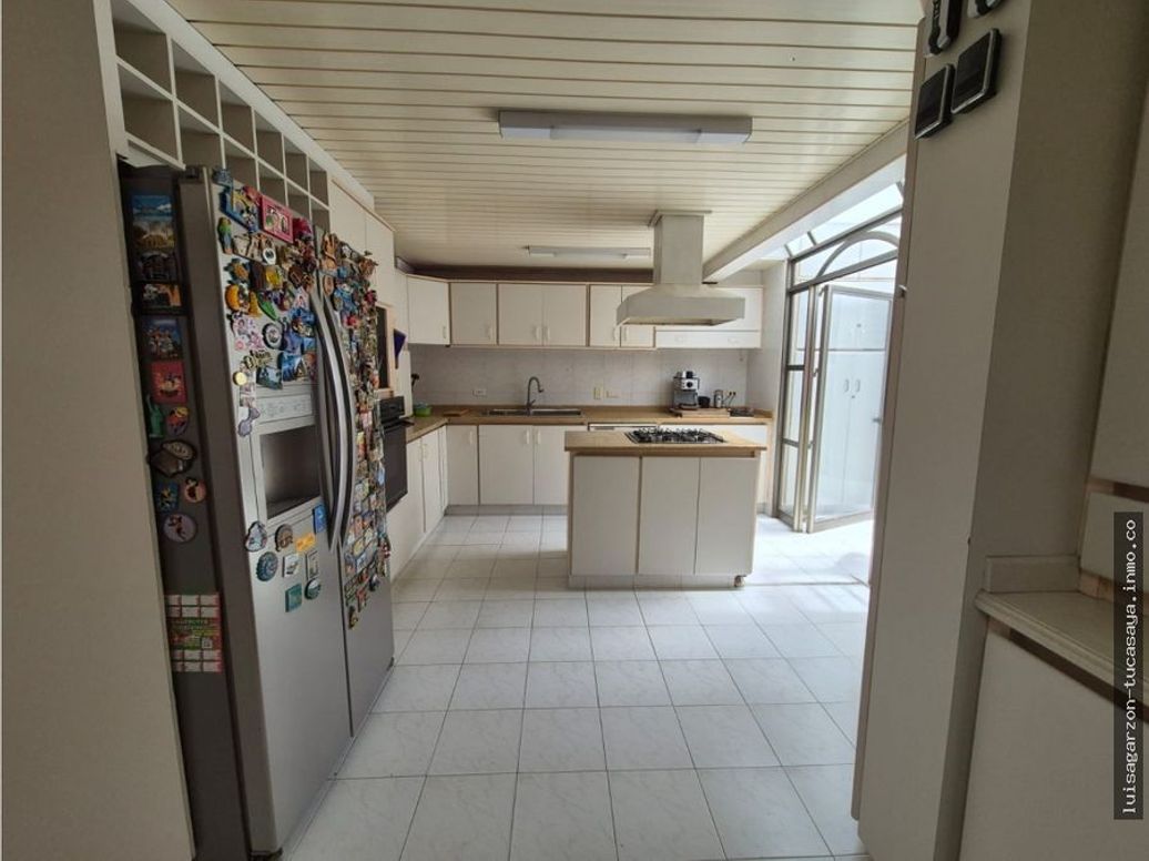 Casa de 3 alcobas en venta en Cerros De Santa Barbara, Bogotá, 390 m² · foto 5 de 17
