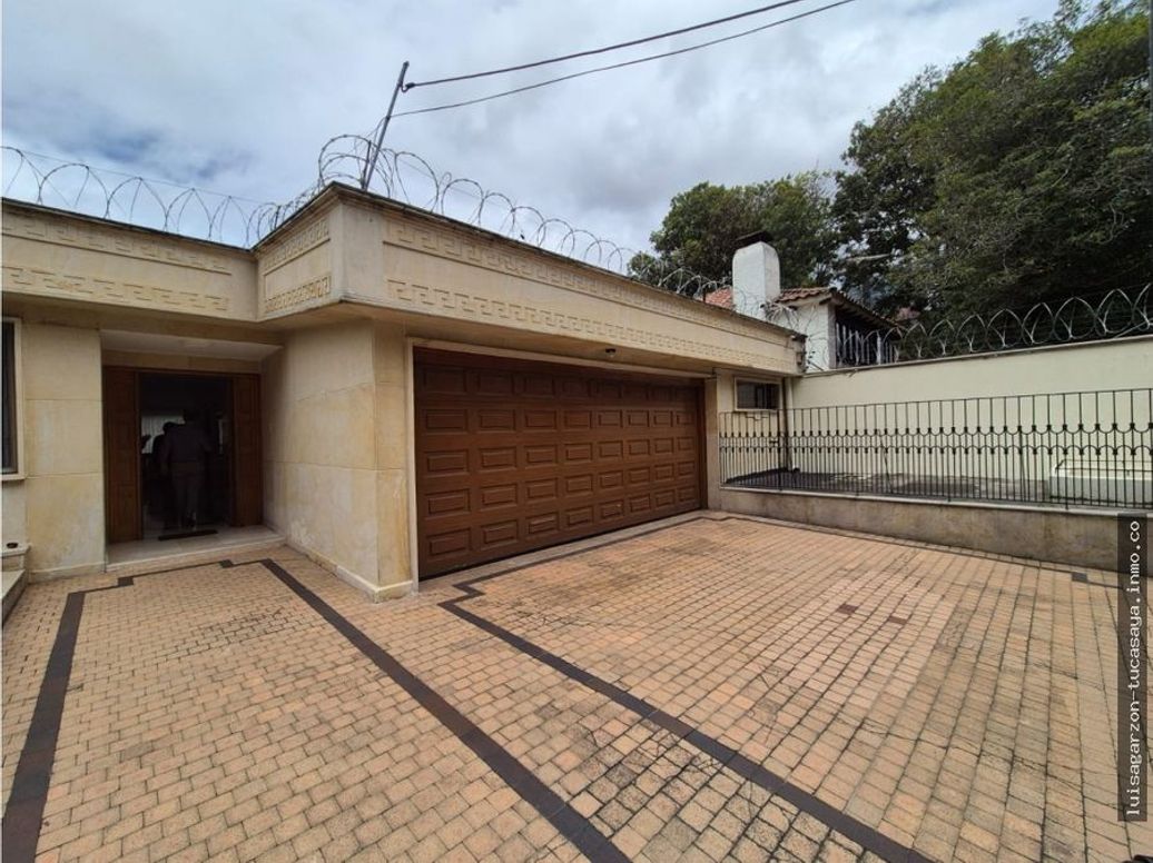 Casa de 3 alcobas en venta en Cerros De Santa Barbara, Bogotá, 390 m² · foto 16 de 17