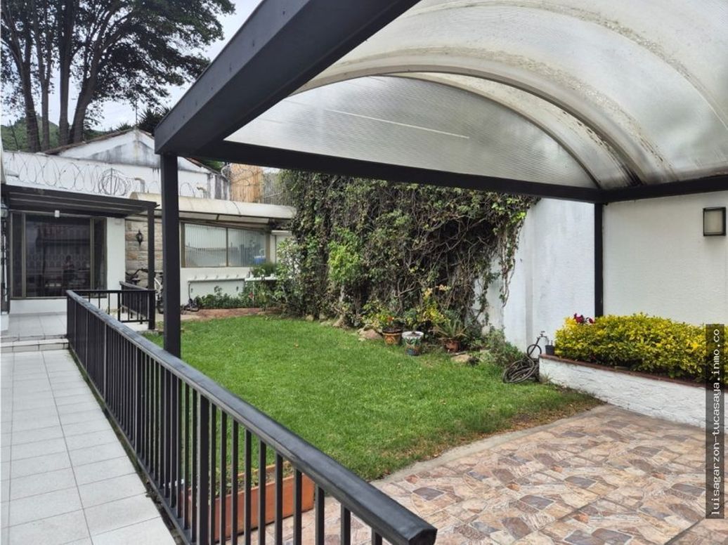 Casa de 3 alcobas en venta en Cerros De Santa Barbara, Bogotá, 390 m² · foto 15 de 17