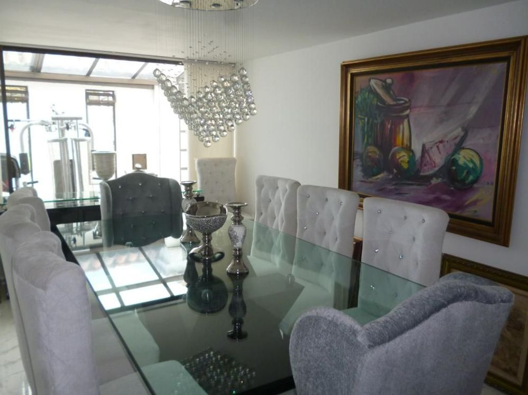 Casa de 4 alcobas en venta en Santa Barbara Occidental, Bogotá, 423 m² · foto 4 de 10