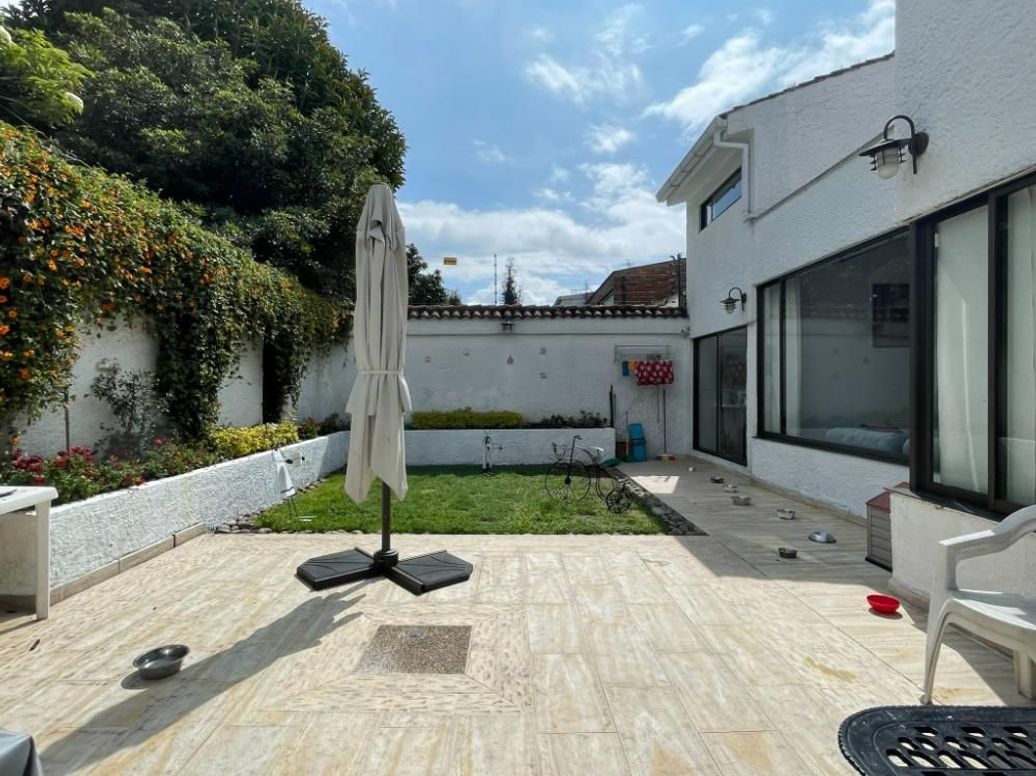 Casa de 4 alcobas en venta en Santa Barbara Occidental, Bogotá, 423 m² · foto 5 de 10