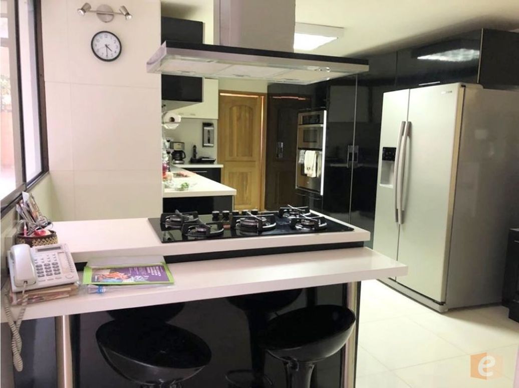 Apartamento de 4 alcobas en venta en La Carolina, Bogotá, 477 m² · foto 4 de 15