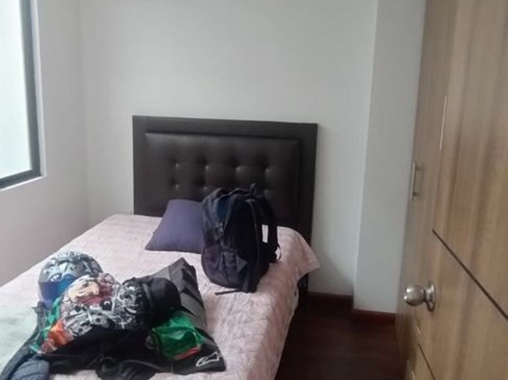 Apartamento de 4 alcobas en venta en Florencia, Bogotá, 102 m² · foto 4 de 10