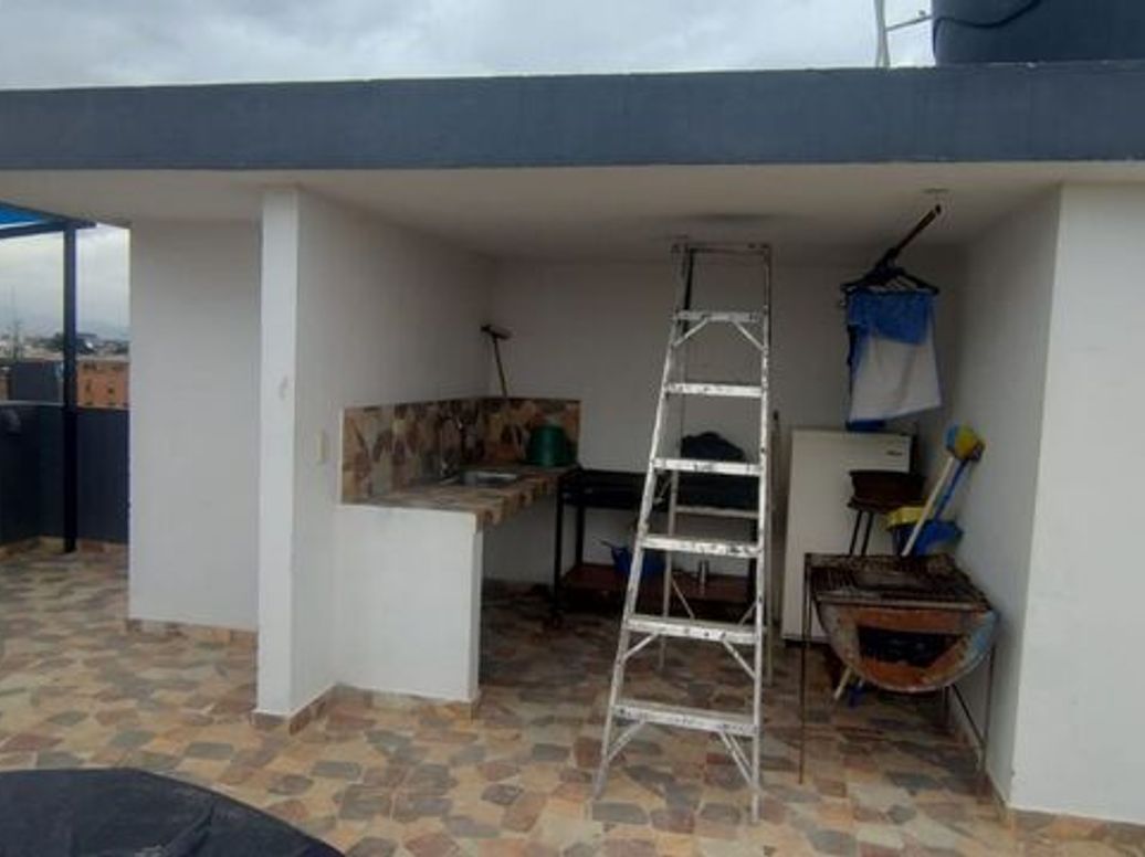 Apartamento de 4 alcobas en venta en Florencia, Bogotá, 102 m² · foto 3 de 10