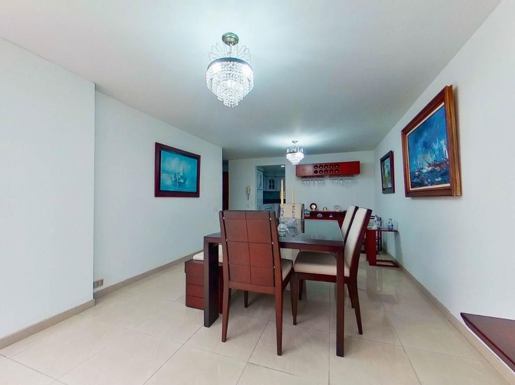 Apartamento de 3 alcobas en venta en Santa Barbara Central, Bogotá, 145 m² · foto 9 de 20