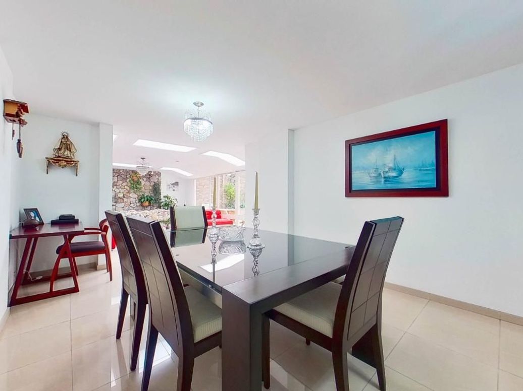 Apartamento de 3 alcobas en venta en Santa Barbara Central, Bogotá, 145 m² · foto 8 de 20