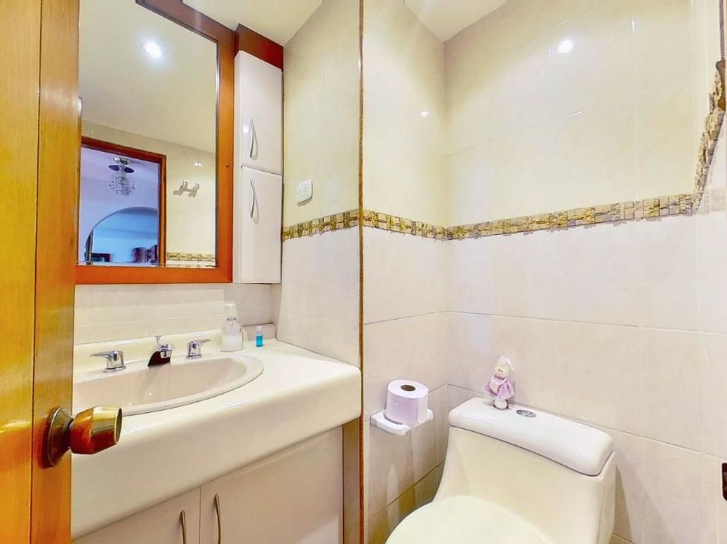 Apartamento de 3 alcobas en venta en Santa Barbara Central, Bogotá, 145 m² · foto 16 de 20