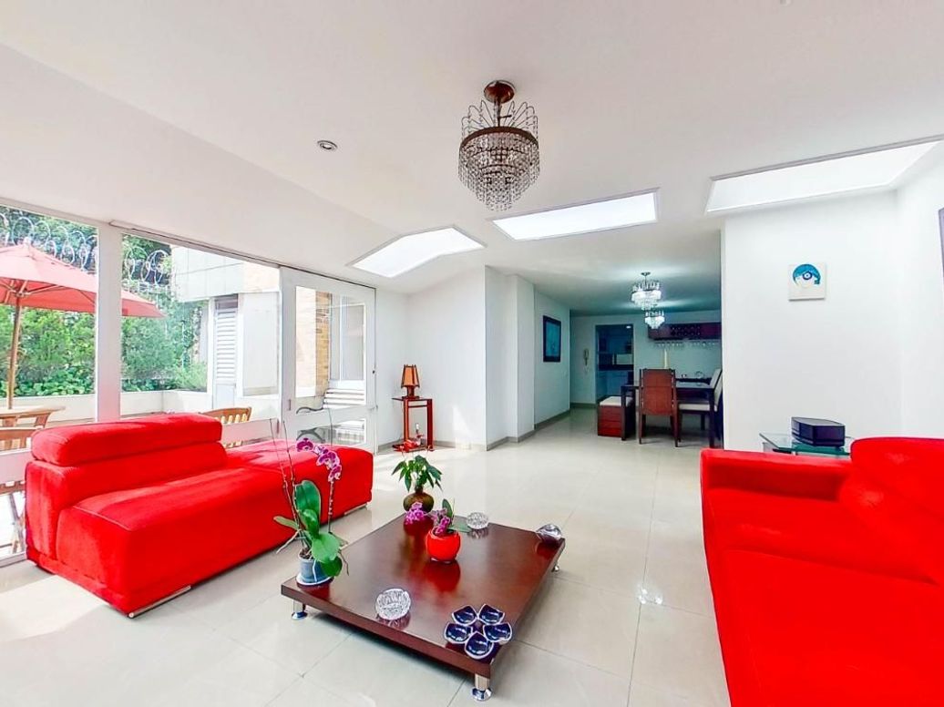 Apartamento de 3 alcobas en venta en Santa Barbara Central, Bogotá, 145 m² · foto 7 de 20