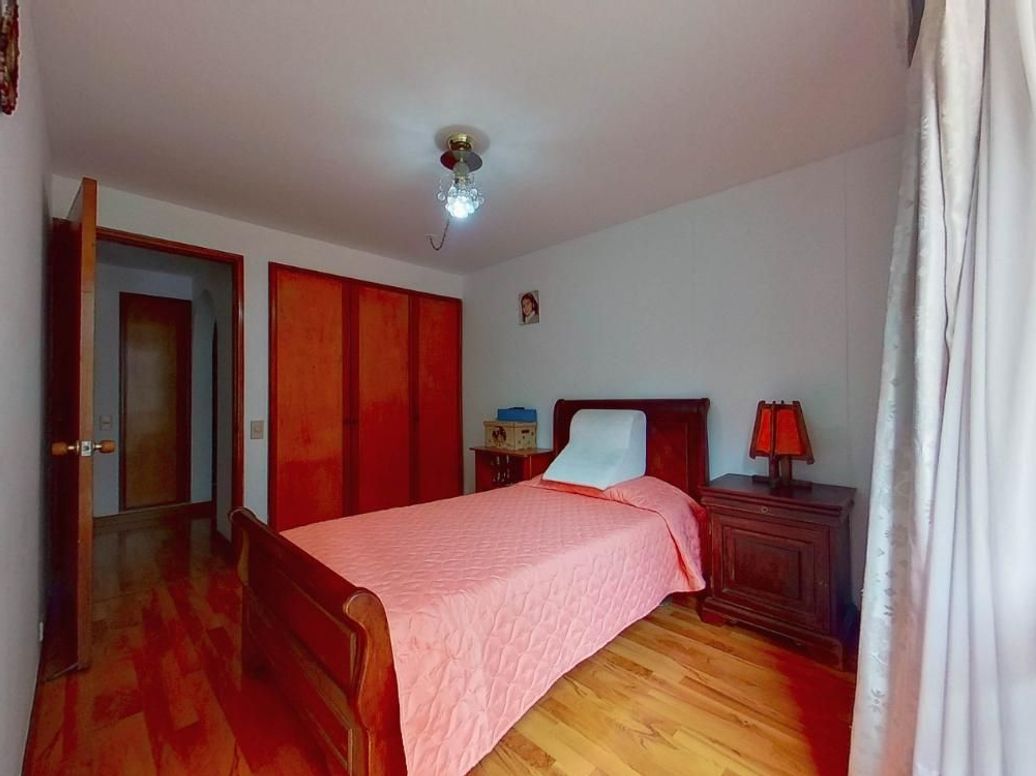 Apartamento de 3 alcobas en venta en Santa Barbara Central, Bogotá, 145 m² · foto 14 de 20
