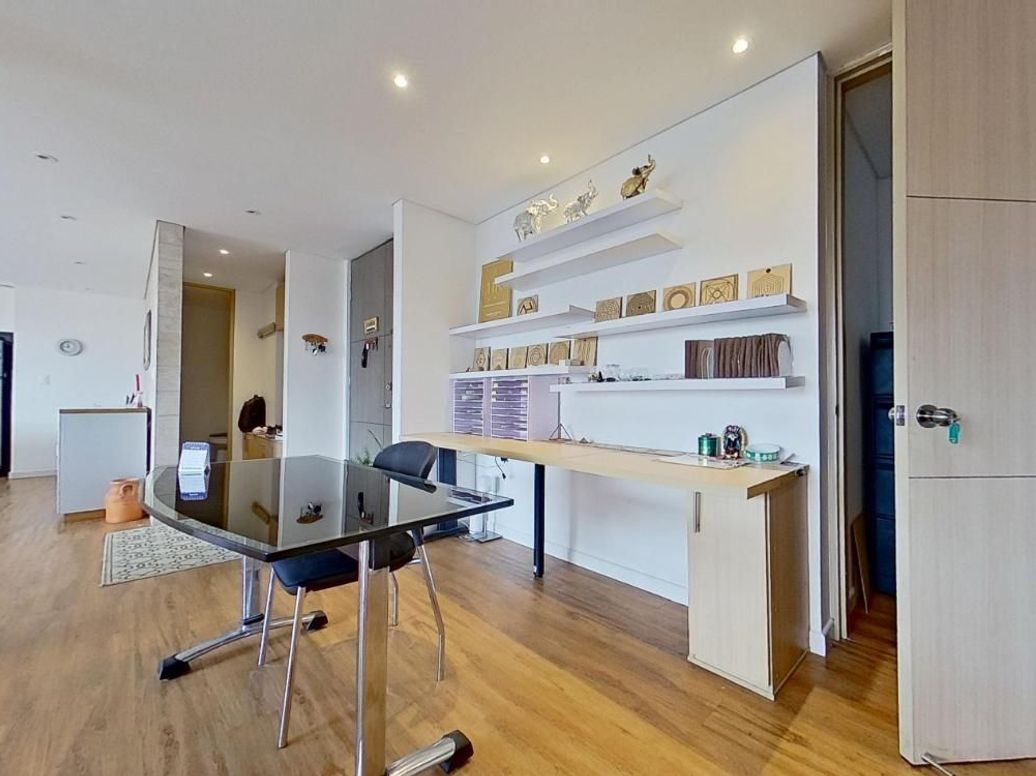 Apartamento de 4 alcobas en venta en Los Cedritos, Bogotá, 187 m² · foto 10 de 20