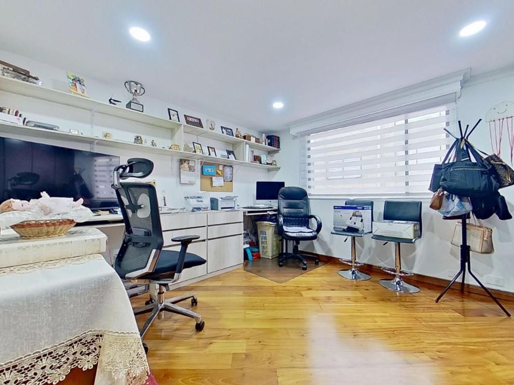Apartamento de 3 alcobas en venta en Santa Barbara Oriental, Bogotá, 105 m² · foto 16 de 20
