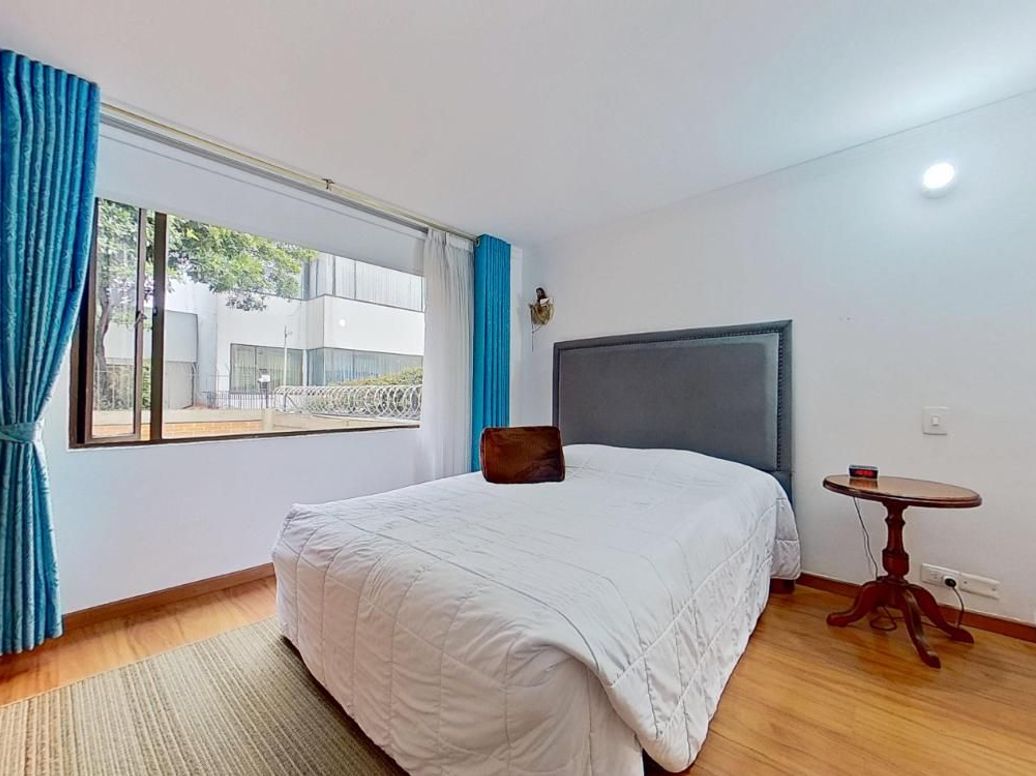 Apartamento de 2 alcobas en venta en Santa Barbara Central, Bogotá, 75 m² · foto 8 de 15