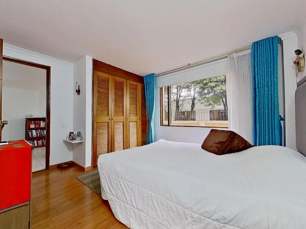 Apartamento de 2 alcobas en venta en Santa Barbara Central, Bogotá, 75 m² · foto 9 de 15
