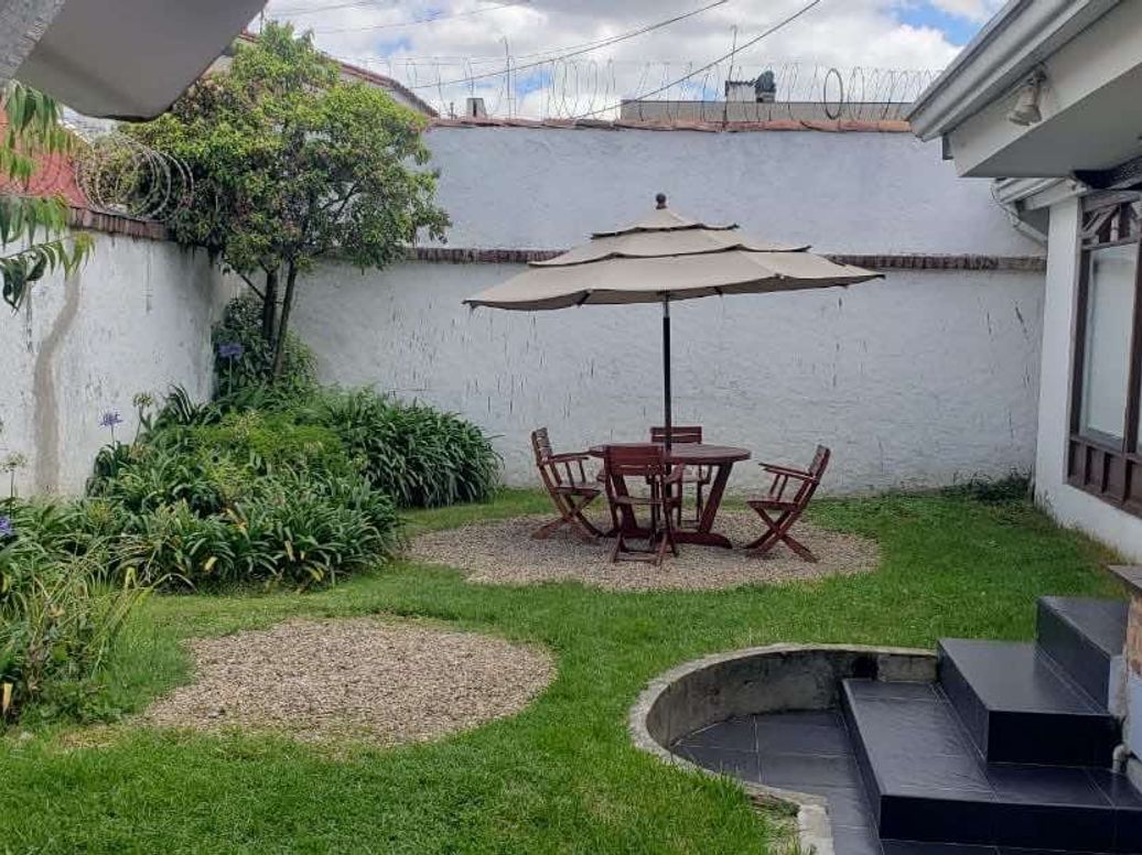 Casa de 4 alcobas en venta en Rincon Del Chicó, Bogotá, 400 m² · foto 2 de 14