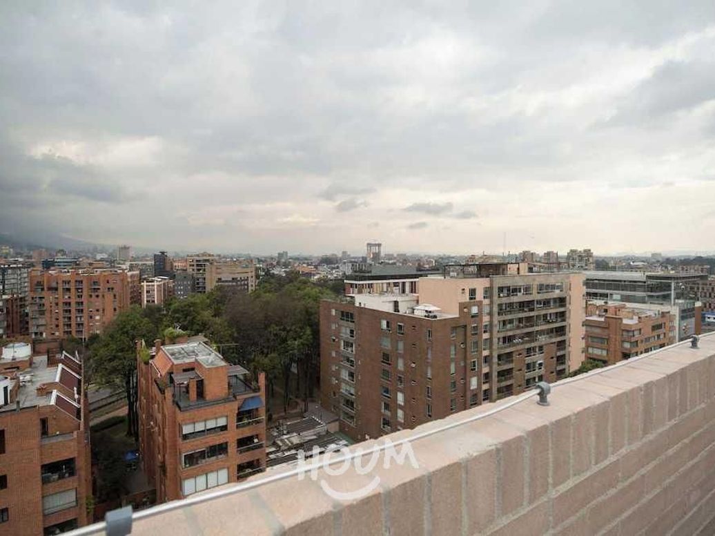 Apartamento de 1 alcoba en venta en Chicó Norte, Bogotá, 37 m² · foto 2 de 19