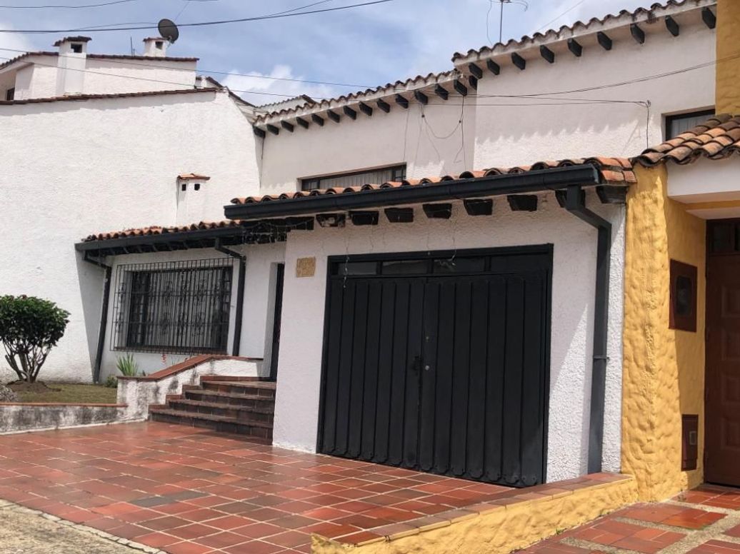 Casa de 4 alcobas en venta en Niza Norte, Bogotá, 308 m² · foto 2 de 20