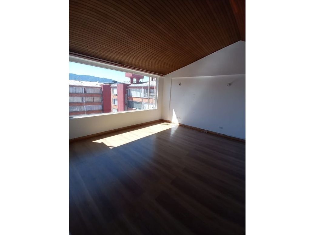 Apartamento de 2 alcobas en venta en Prado Veraniego, Bogotá, 68 m² · foto 2 de 20