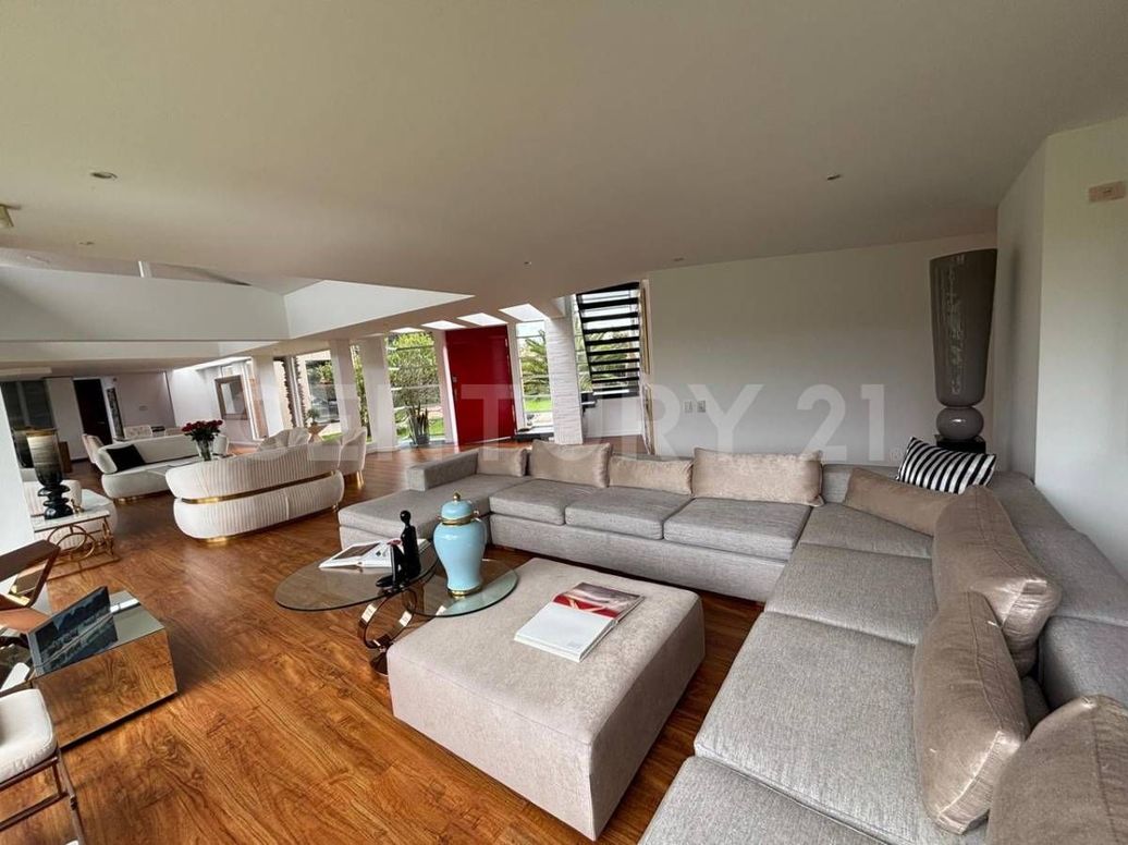 Casa de 4 alcobas en venta en Guaymaral, Bogotá, 334 m² · foto 5 de 19