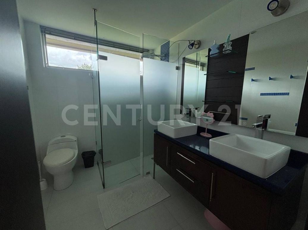 Casa de 4 alcobas en venta en Guaymaral, Bogotá, 334 m² · foto 10 de 19