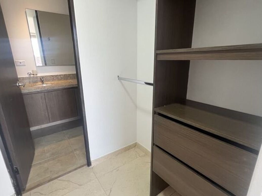 Apartamento de 3 alcobas en venta en Centro Engativa, Bogotá, 77 m² · foto 13 de 20