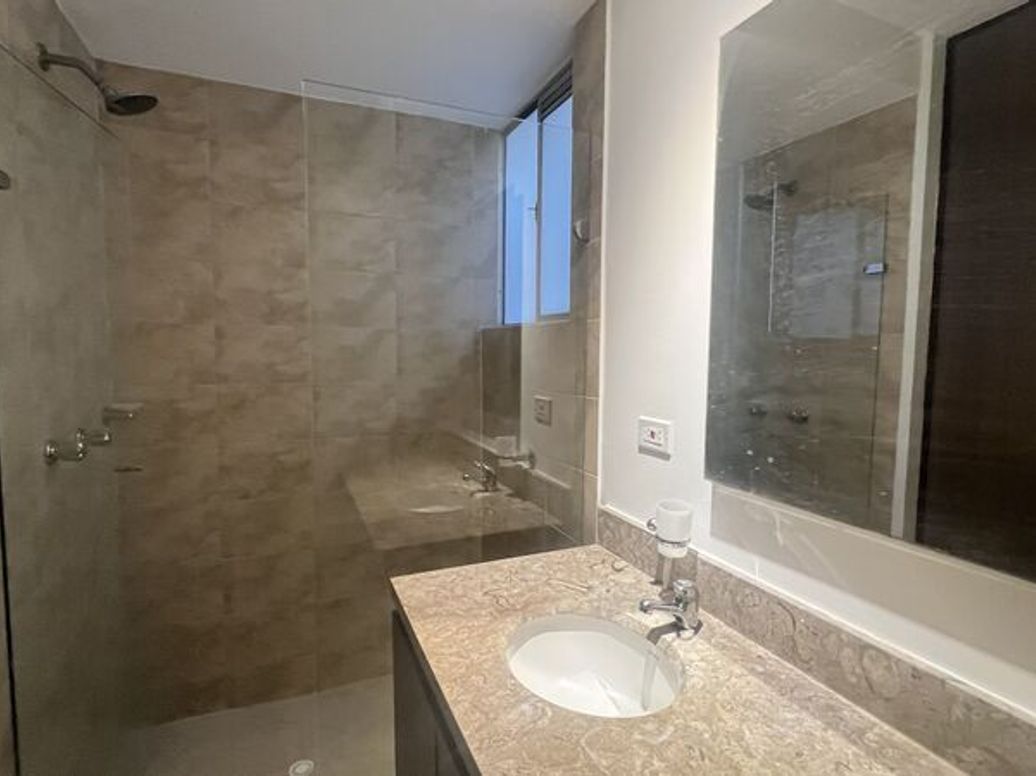 Apartamento de 3 alcobas en venta en Centro Engativa, Bogotá, 77 m² · foto 14 de 20