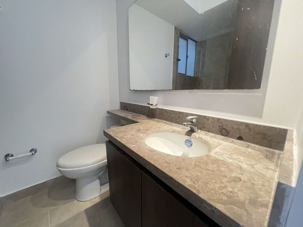 Apartamento de 3 alcobas en venta en Centro Engativa, Bogotá, 77 m² · foto 15 de 20