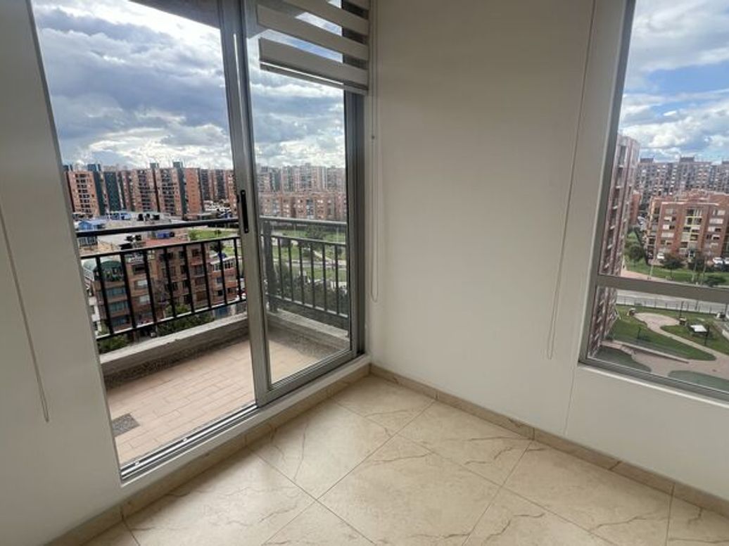 Apartamento de 3 alcobas en venta en Centro Engativa, Bogotá, 77 m² · foto 10 de 20
