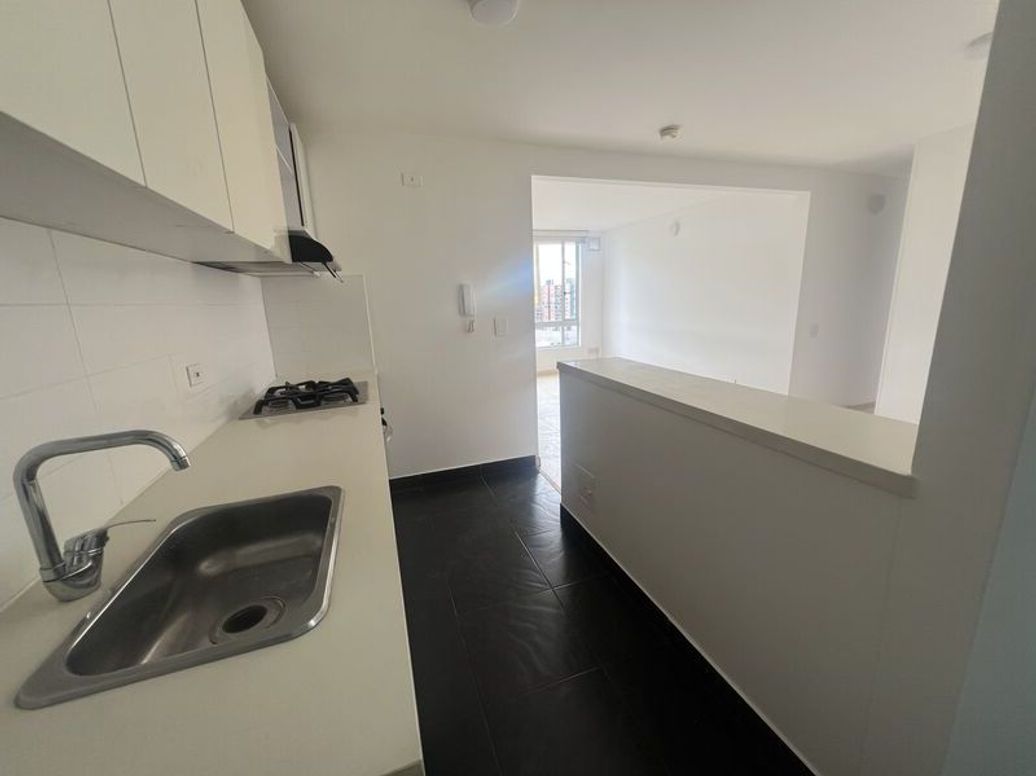 Apartamento de 3 alcobas en venta en Centro Engativa, Bogotá, 77 m² · foto 5 de 20