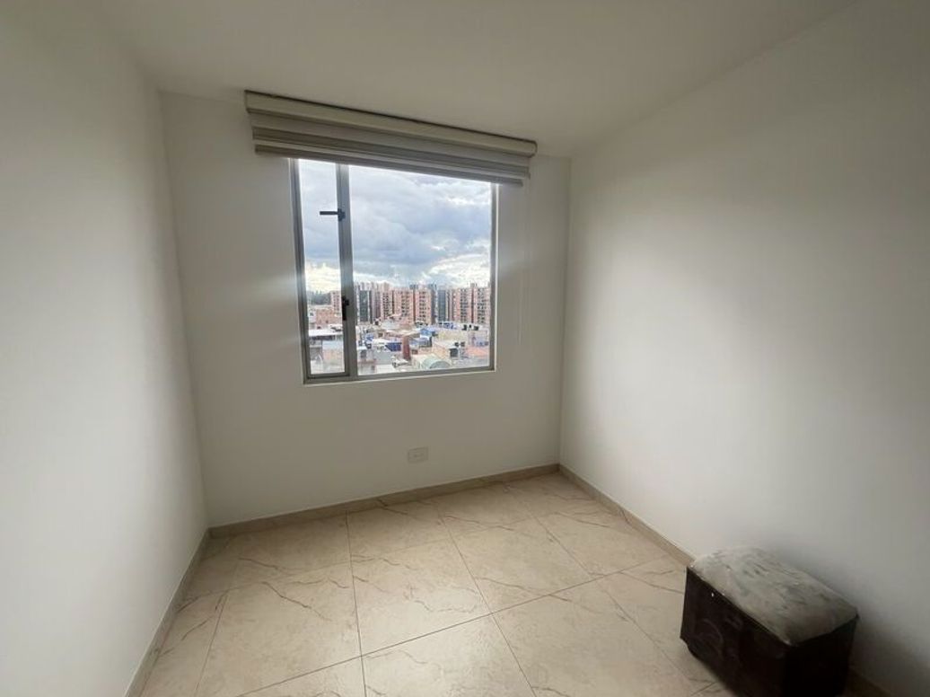 Apartamento de 3 alcobas en venta en Centro Engativa, Bogotá, 77 m² · foto 8 de 20