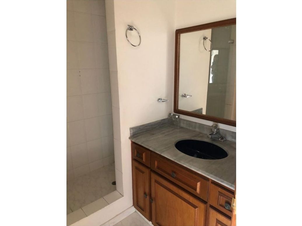 Apartamento de 3 alcobas en venta en Santa Barbara Central, Bogotá, 107 m² · foto 9 de 14