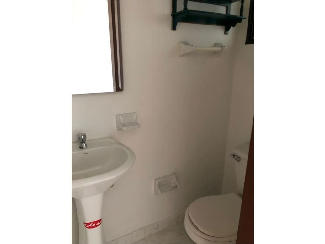 Apartamento de 3 alcobas en venta en Santa Barbara Central, Bogotá, 107 m² · foto 11 de 14