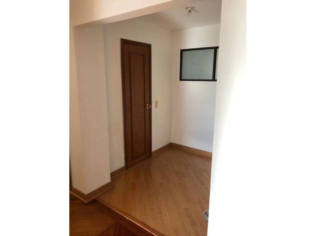 Apartamento de 3 alcobas en venta en Santa Barbara Central, Bogotá, 107 m² · foto 10 de 14