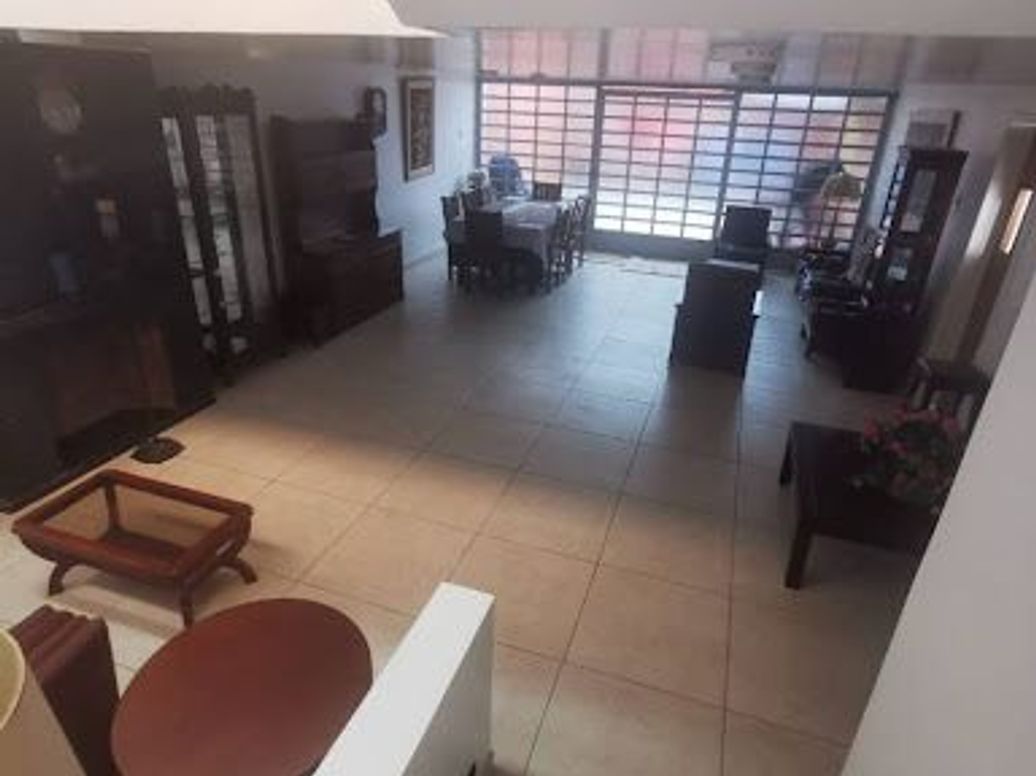 Casa de 5 alcobas en venta en Pasadena, Bogotá, 358 m² · foto 2 de 8