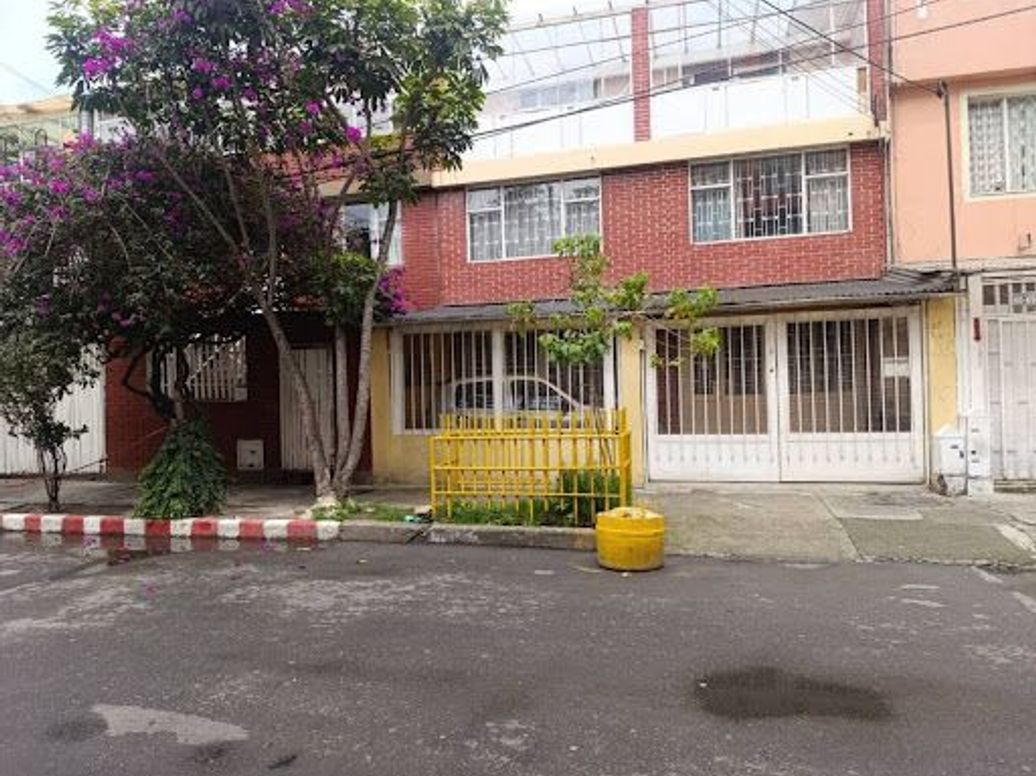 Casa de 6 alcobas en venta en Bosa, Bogotá, 336 m² · foto 2 de 20