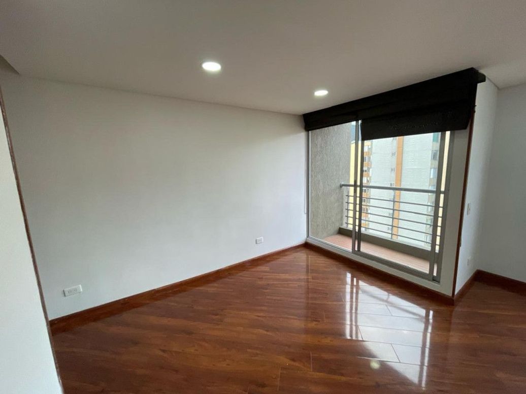 Apartamento de 3 alcobas en venta en Verbenal, Bogotá, 86 m² · foto 2 de 19
