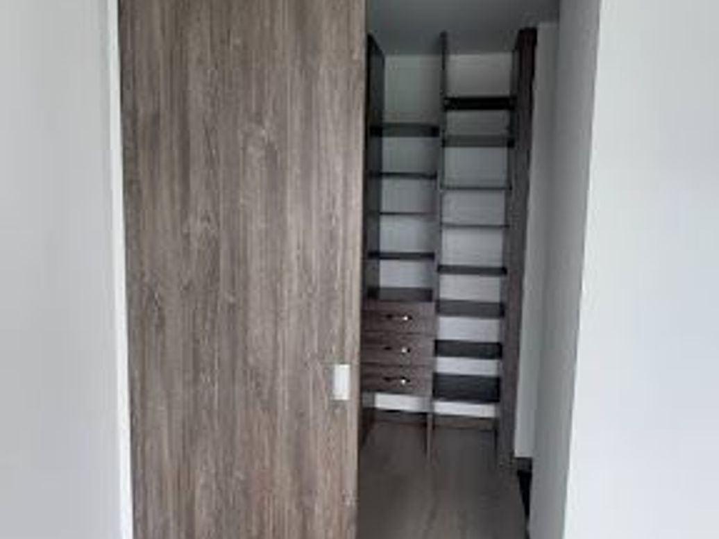 Apartamento de 2 alcobas en venta en Los Alcázares, Bogotá, 80 m² · foto 7 de 11